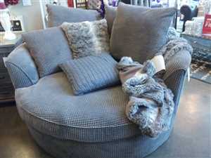 Выбор материала для мягкого кресла