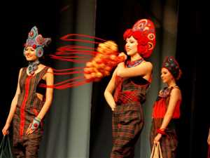 Театральные мантии - как создаются сценические образы Театральные мантии: как создаются сценические образы