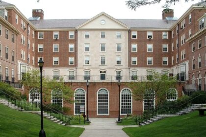 Брауновский университет 8 Брауновский университет