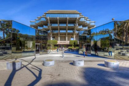 Калифорнийский университет в Сан-Диего (UCSD)