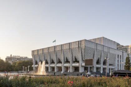 Центр Алматы - прогулка от Ауэзова до Абая 13 Центр Алматы - прогулка от Ауэзова до Абая