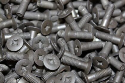 Роль шайб, гаек и шпилек в прочности конструкции 3 Роль шайб, гаек и шпилек в прочности конструкции