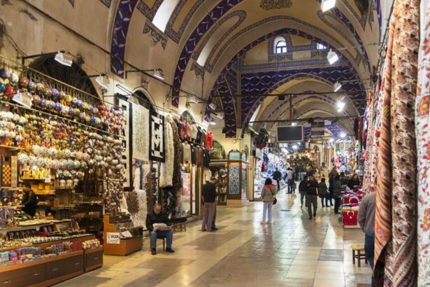 Гранд базар - старейший крытый рынок мира