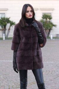 Шубы в Стамбуле: как выбрать и где купить лучшие модели по выгодным ценам 3 Почему стоит купить шубу в Стамбуле в одном из крупнейших городов