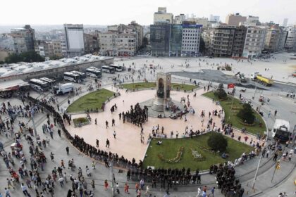 Площадь Таксим - центр современного Стамбула 17 Площадь Таксим - центр современного Стамбула