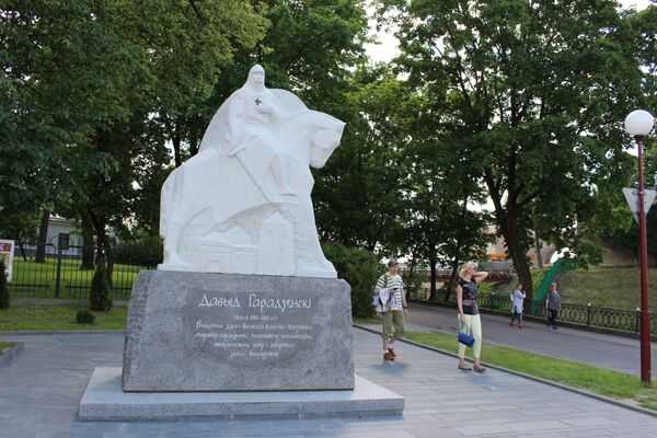 Памятники выдающимся деятелям Гродно