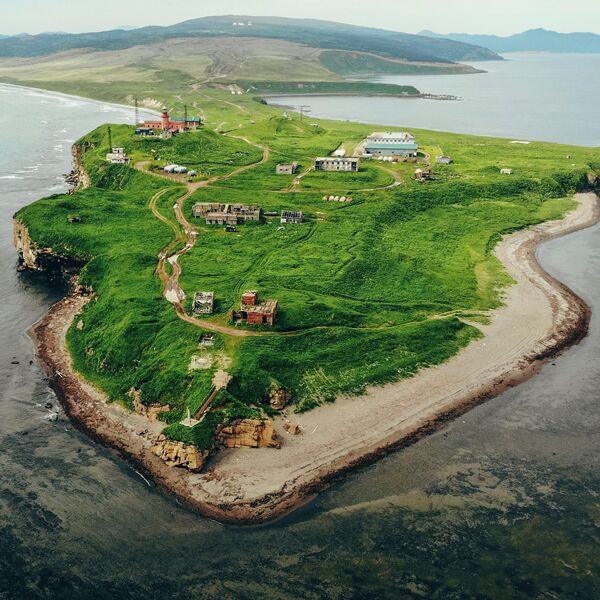 Старый японский маяк на мысе Крильон Старый японский маяк на мысе Крильон