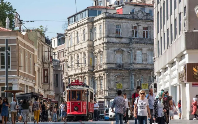 Улица Истикляль - сердце европейского Стамбула Улица Истикляль: сердце европейского Стамбула