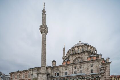 Мечеть Фатих - первая большая мечеть после завоевания 7 Мечеть Фатих - первая большая мечеть после завоевания