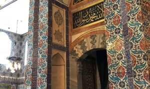 Мечеть Рустем-паша - изразцы и архитектурное изящество