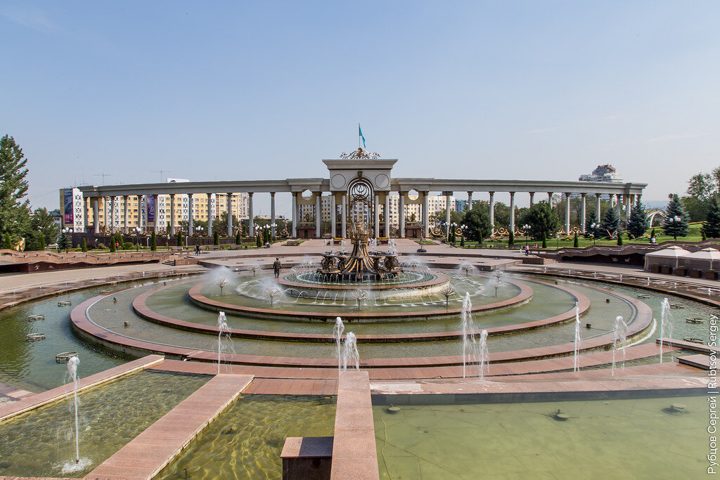 Парк Первого Президента - природный уголок мегаполиса