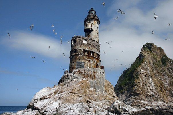 Маяк Анива — заброшенный маяк на скале, один из символов Сахалина 1 Маяк Анива — заброшенный маяк на скале, один из символов Сахалина