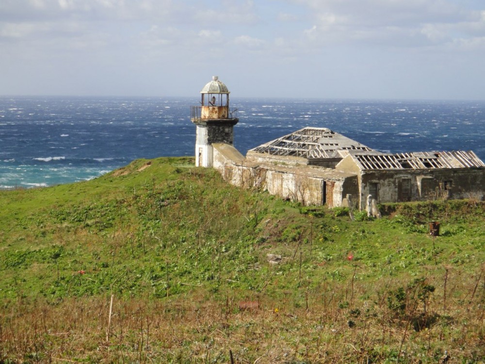 Старый японский маяк на мысе Крильон Старый японский маяк на мысе Крильон