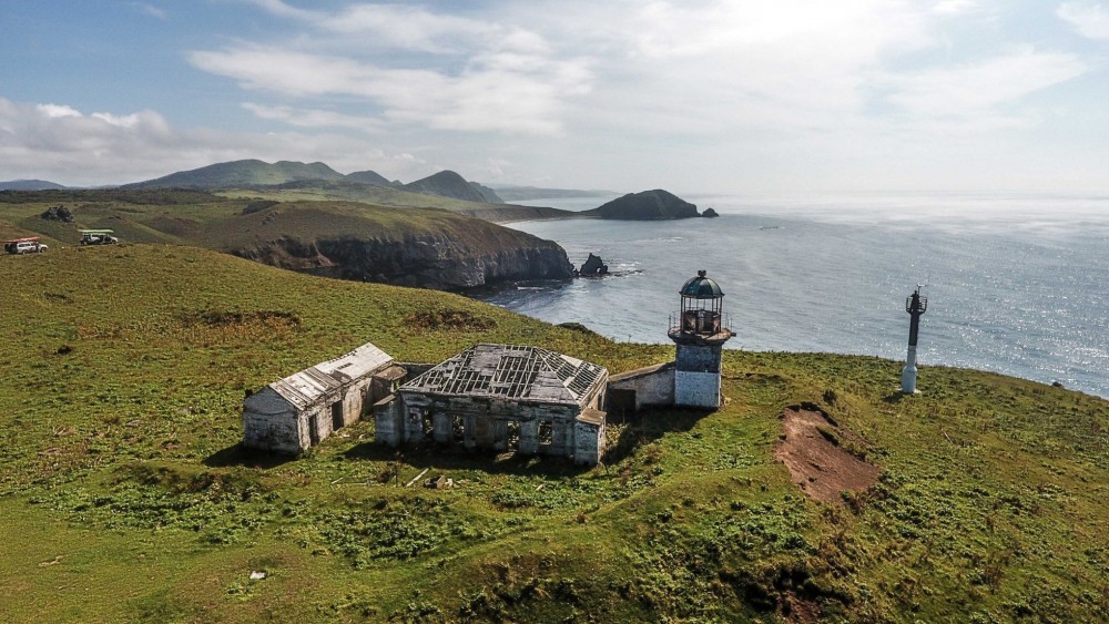 Старый японский маяк на мысе Крильон Старый японский маяк на мысе Крильон