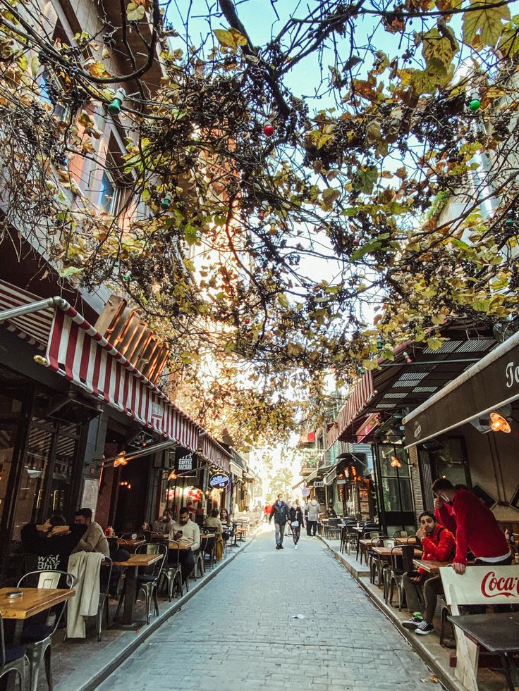 Магазины с местными изделиями