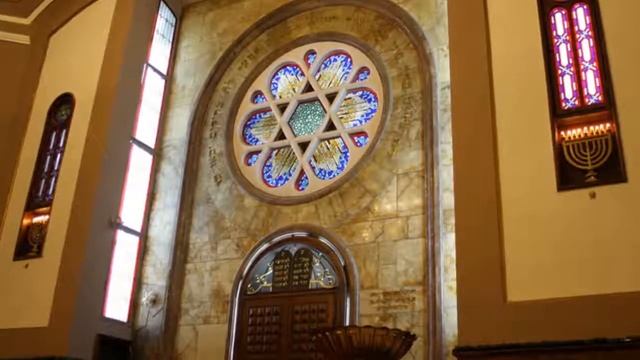 Кинопросмотры и обсуждения