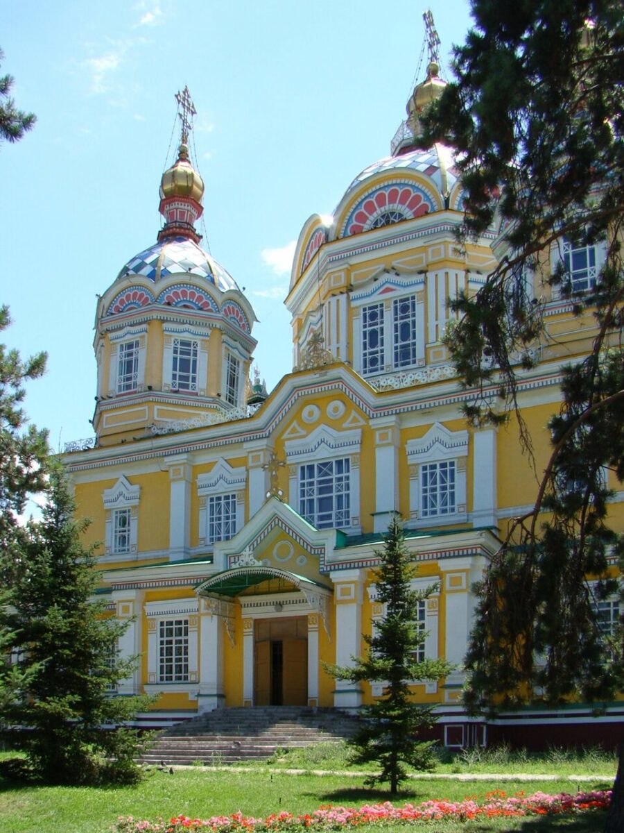 Зачем стоит посетить собор Вознесения в Алматы Зачем стоит посетить собор Вознесения в Алматы