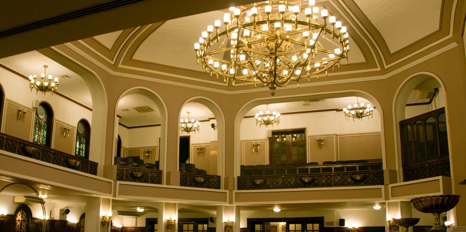 Поддержка и помощь нуждающимся через Неве Шалом