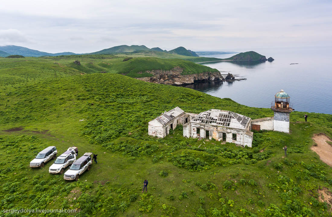 Старый японский маяк на мысе Крильон Старый японский маяк на мысе Крильон