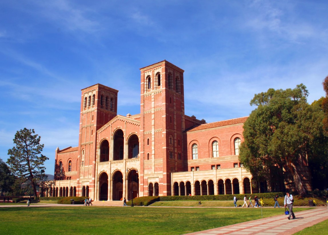 Калифорнийский университет в Лос-Анджелесе (UCLA) 1 Калифорнийский университет в Лос-Анджелесе (UCLA)