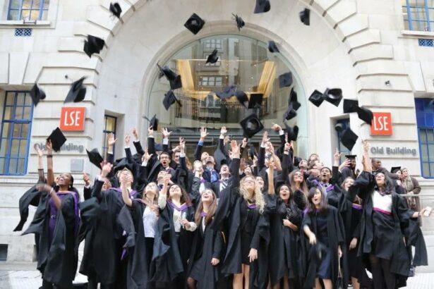 Лондонская школа экономики и политических наук (LSE)