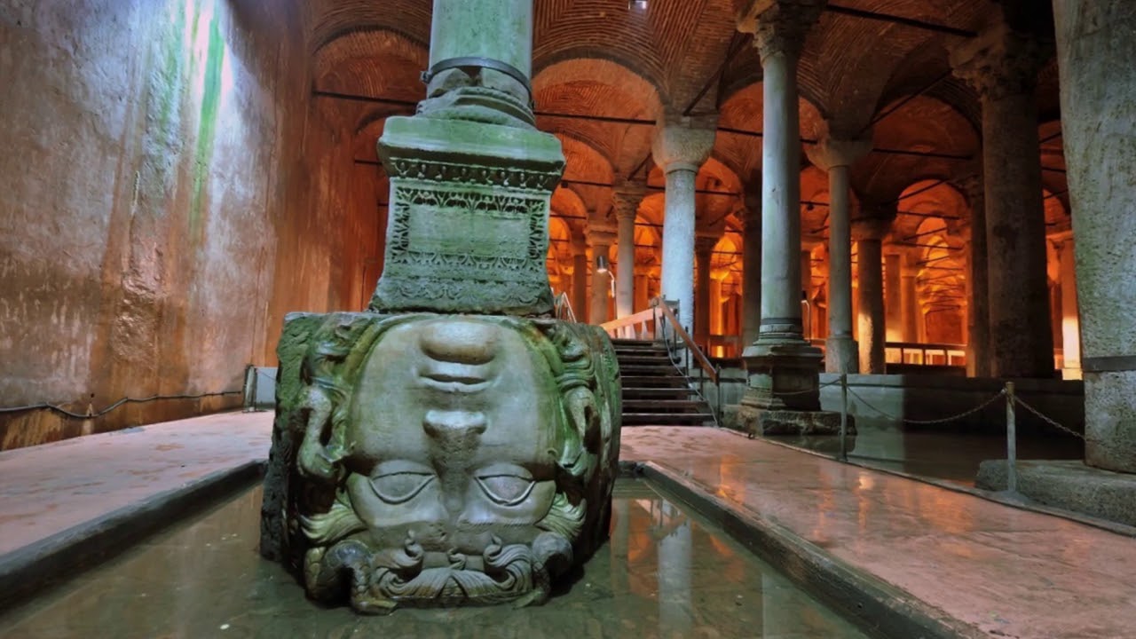 Улица Багдат - роскошный шопинг в азиатской части 3 Что находится рядом?