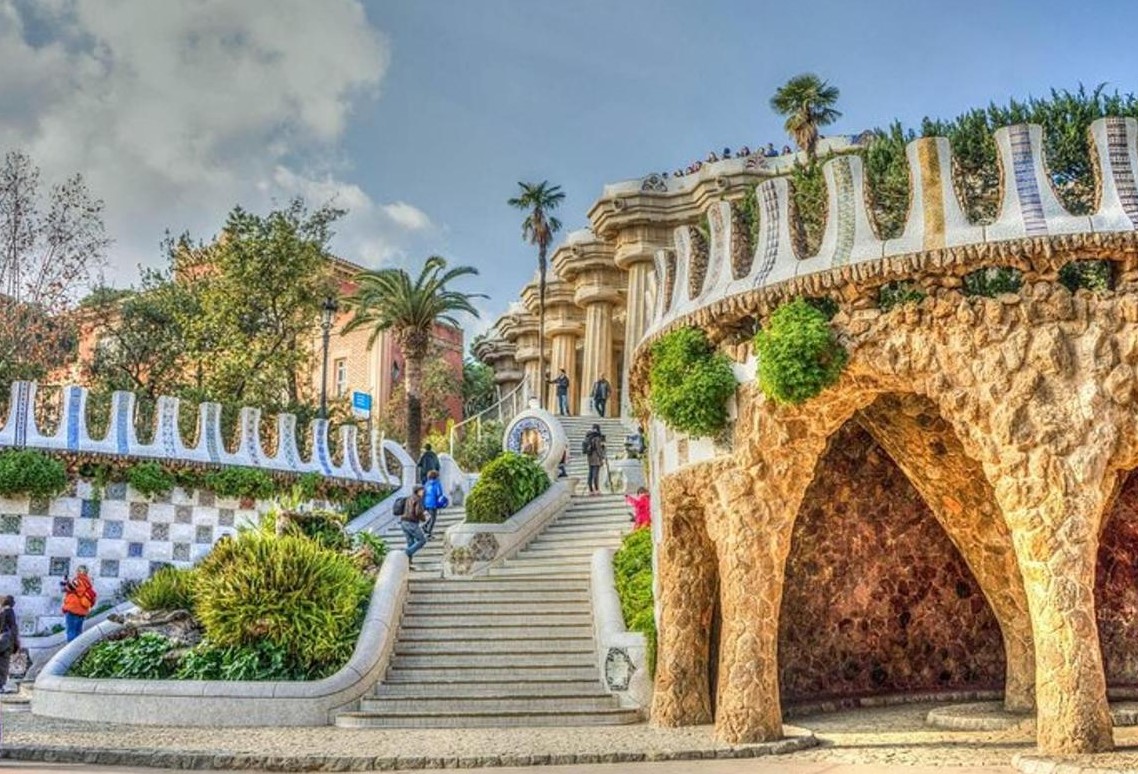 Парк Гуэль &mdash; фантазия Гауди в Барселоне (Испания)