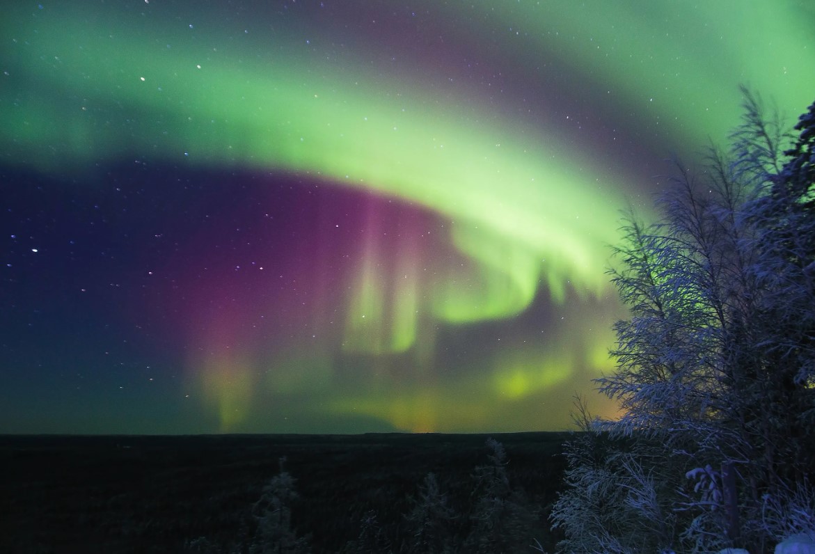 Погода при появлении северного сияния почему светится небо
