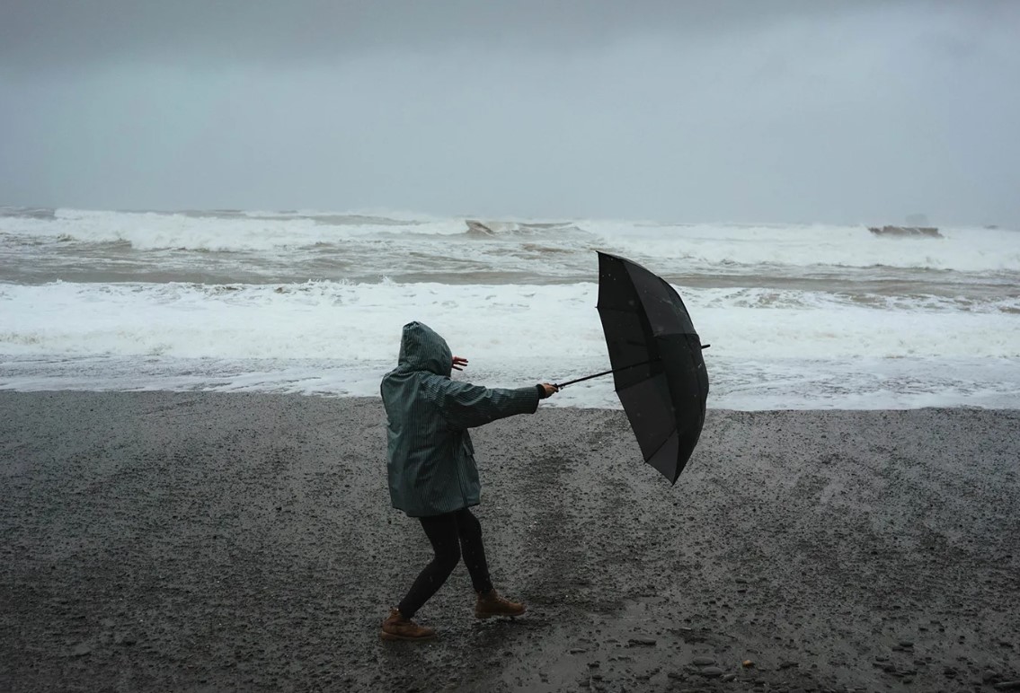 Погода при шквалистом ветре как действовать при опасности
