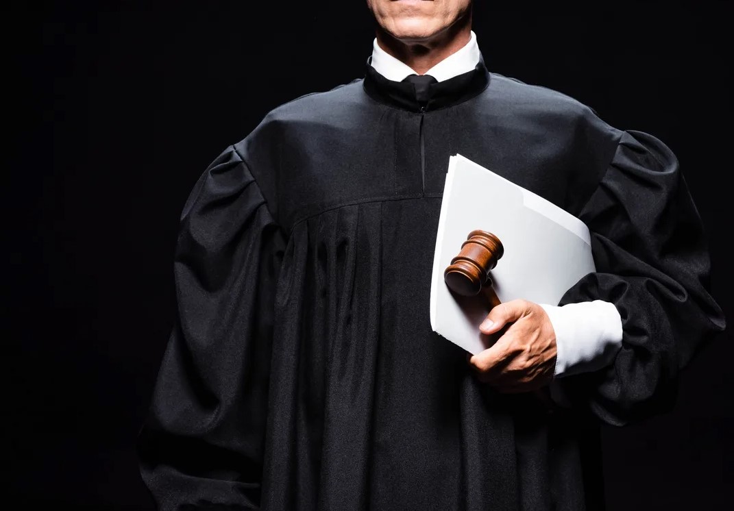 Судейские мантии - история и символика