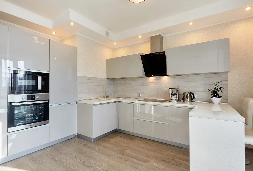 Угловые кухни - плюсы, минусы и идеи дизайна