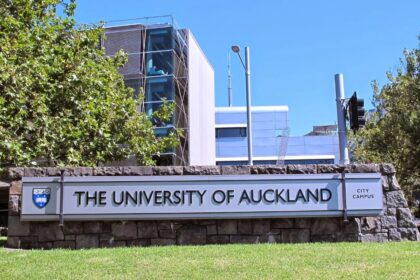 Университет Окленда