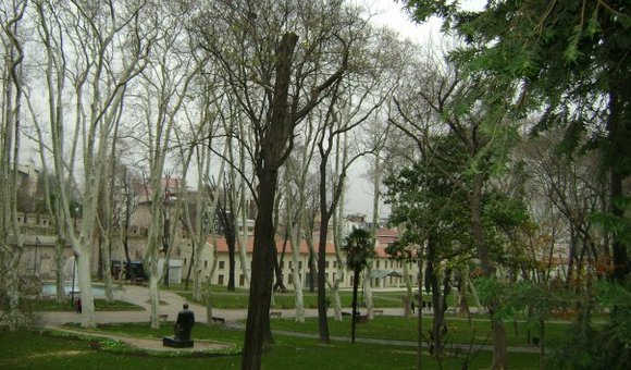 Популярные маршруты для прогулок по парку