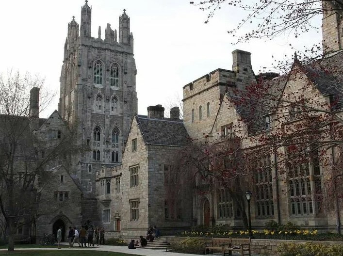 Йельский университет