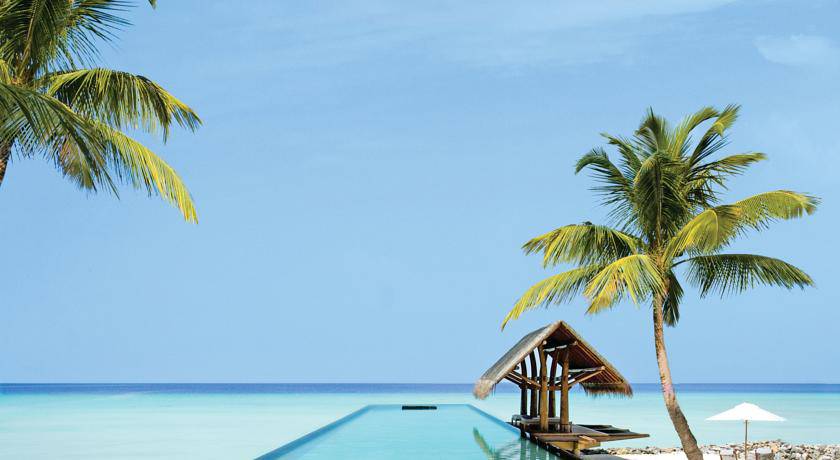 Пляжи курорта: белый песок и кристально чистая вода