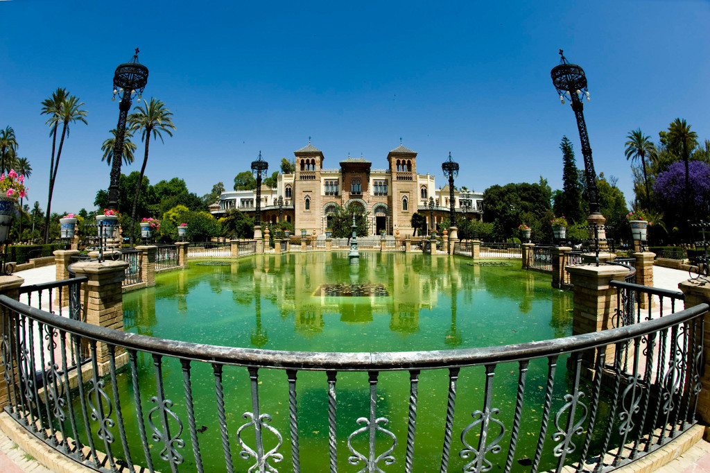 Какие достопримечательности находятся в парке