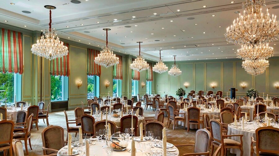 Традиции и уникальная атмосфера Hotel Adlon