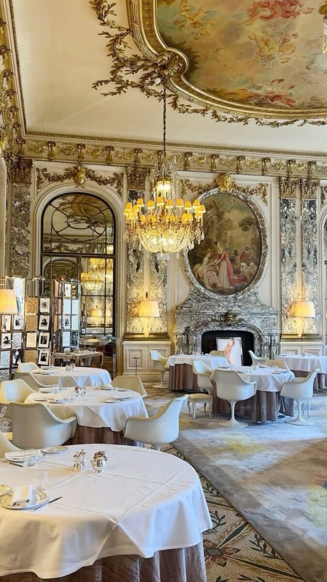 Почему Le Meurice — фаворит художников и миллионеров 2 Эксклюзивные выставки и мероприятия, проводимые в отеле