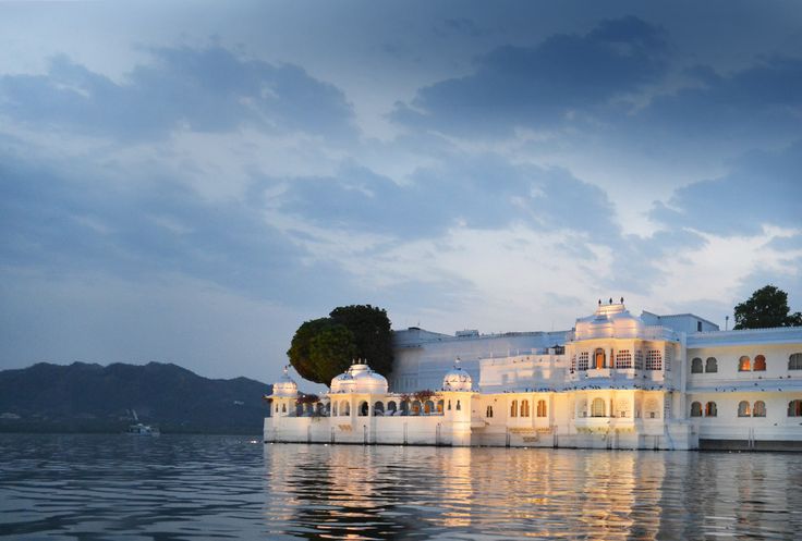 Taj Lake Palace — отель, плывущий по озеру 5 Услуги для отдыха и досуга