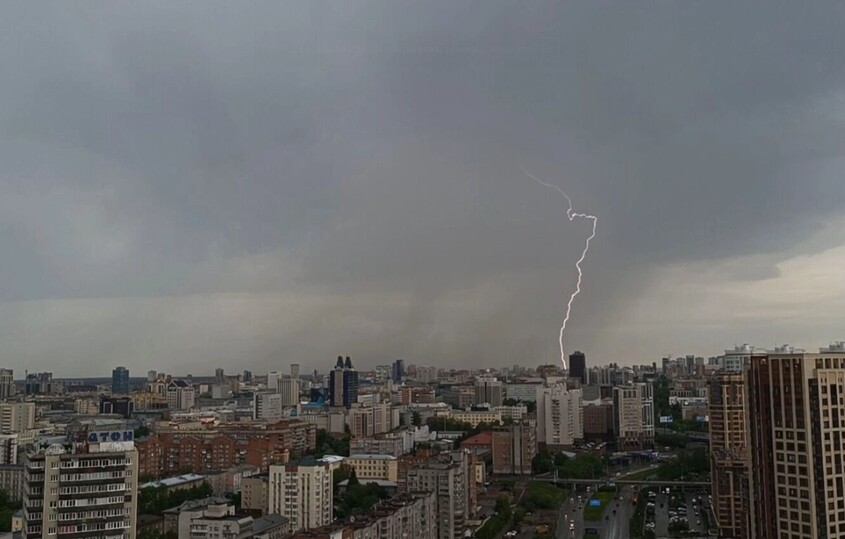 Процесс формирования молнии