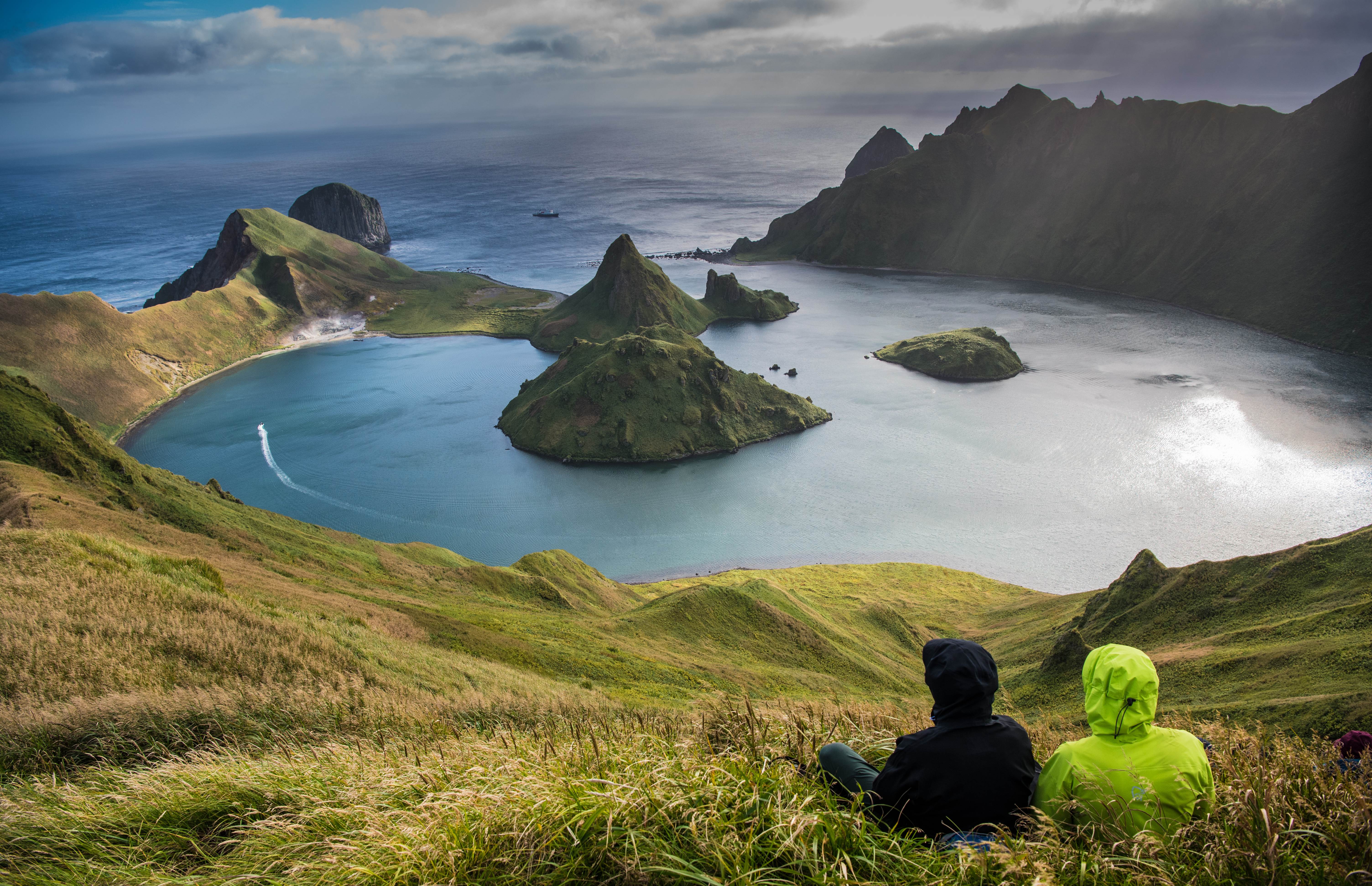 Острова Тюлений и Ушишир — редкие виды и вулканические пейзажи 2 Где расположены острова Тюлений и Ушишир?
