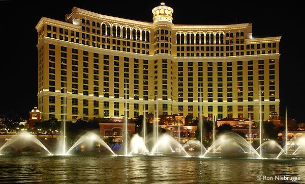 Bellagio Hotel: отель-икона Лас-Вегаса