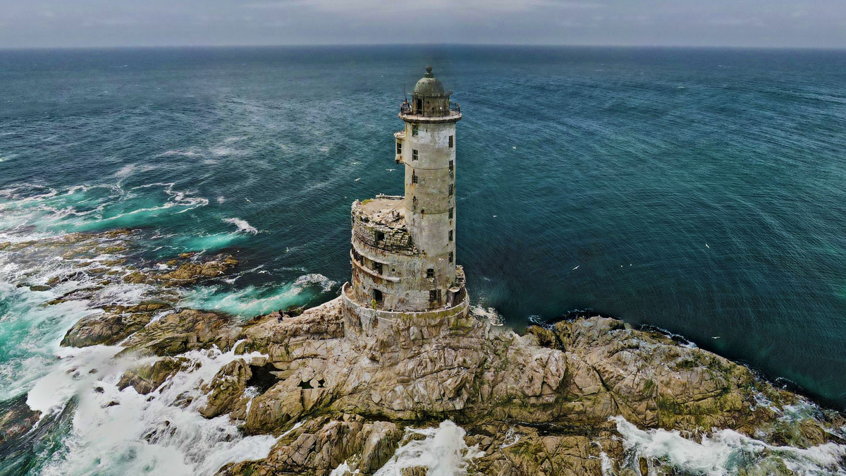 Маяк Анива — заброшенный маяк на скале, один из символов Сахалина 7 Легенды и мифы о маяке Анива