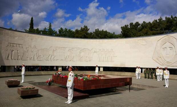 Холм Славы в Южно-Сахалинске — мемориал Великой Отечественной 3 Социальная дистанция