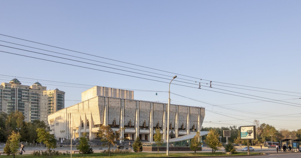 Отель undefinedHoliday Inn Almaty</strong>