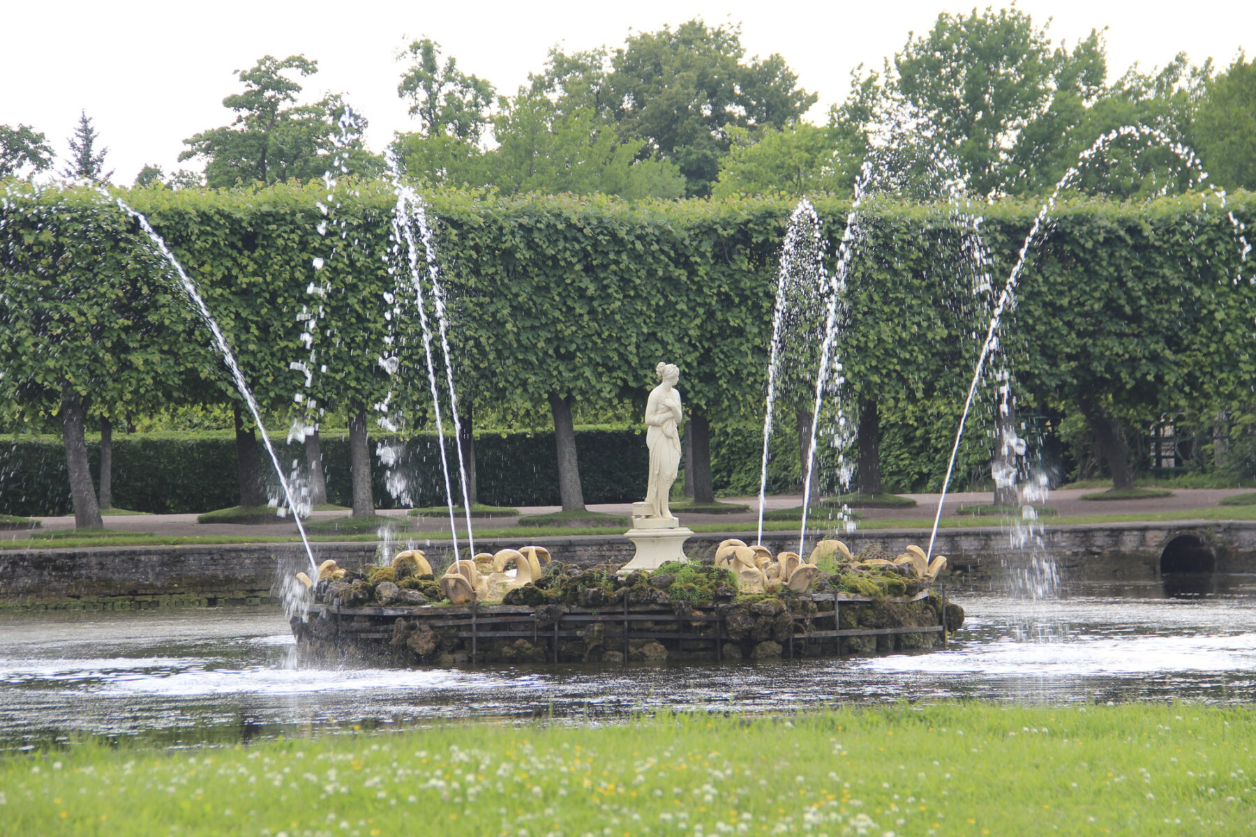 Музыкальные фонтаны в Петергофе — парк в Санкт-Петербурге (Россия) 5 Фотосессии у музыкальных фонтанов: советы и рекомендации