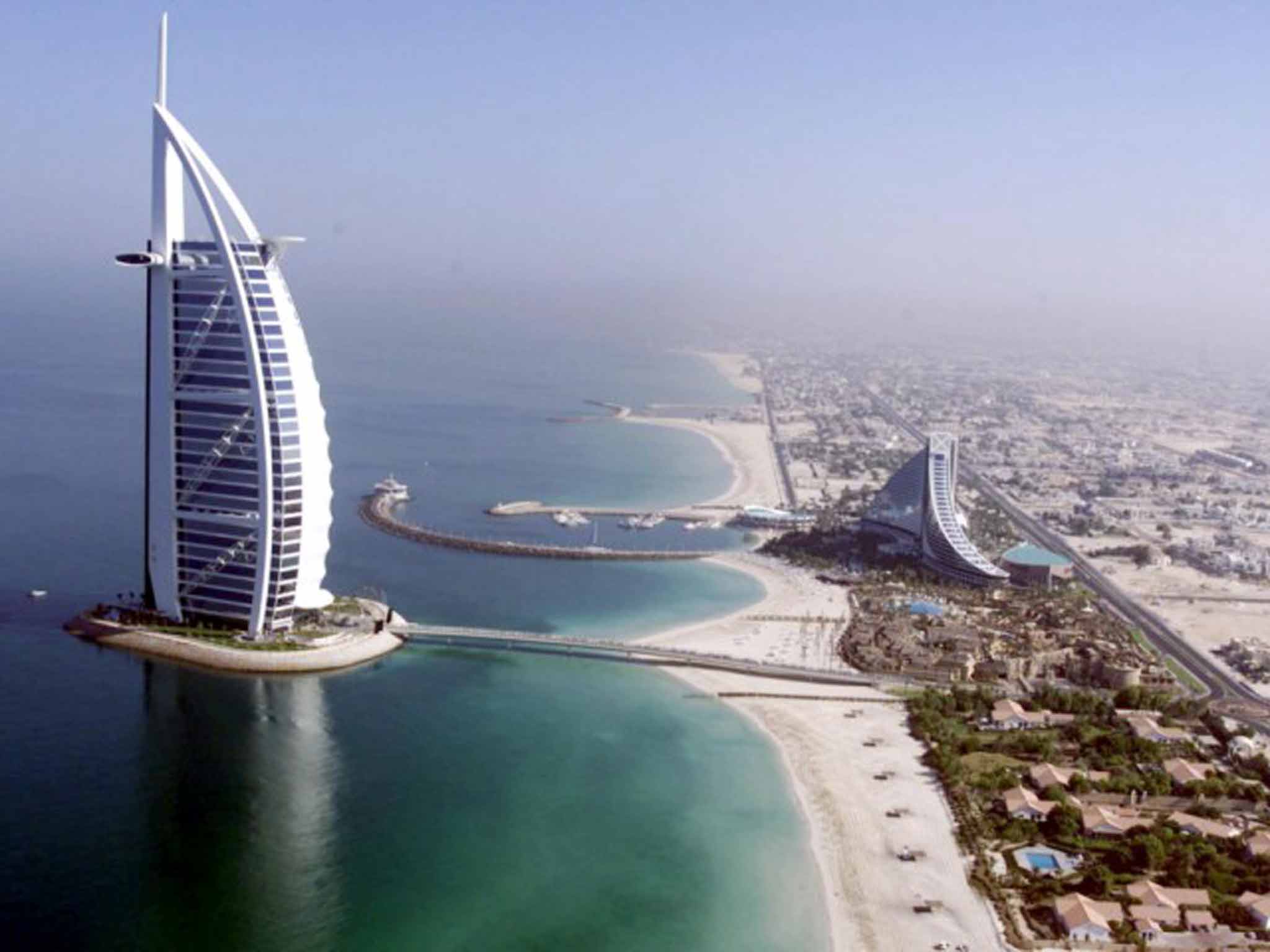 Почему Burj Al Arab называют самым роскошным отелем в мире