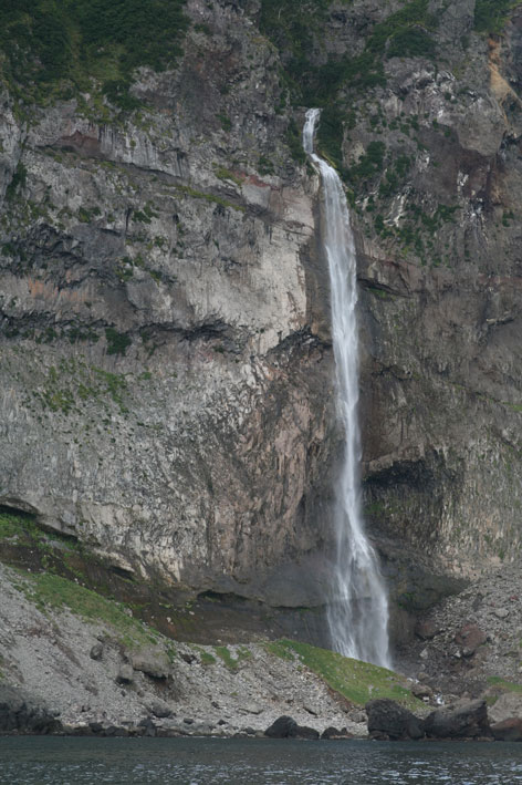 Водопад Илья Муромец — каскадный водопад на юге острова 6 Что можно увидеть рядом с водопадом Илья Муромец?
