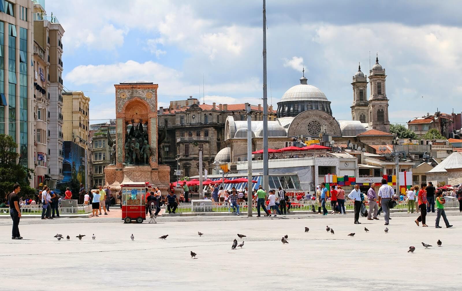 Улица Истикляль