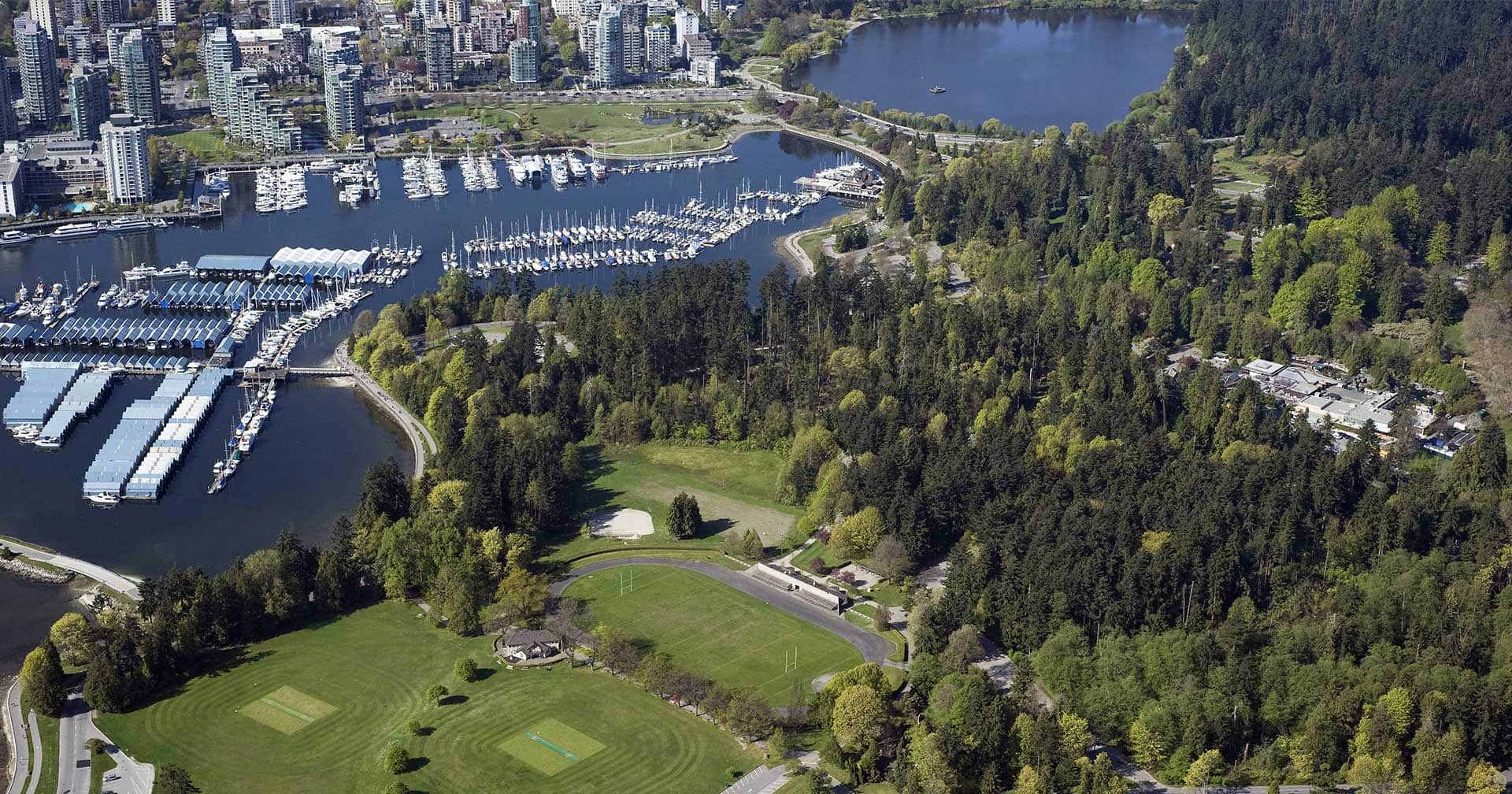 Как добраться до парка Станли общественным транспортом?